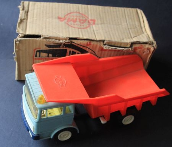 Gama Mercedes-Benz Truck 1967 Plasticmodel in original box (9109)
